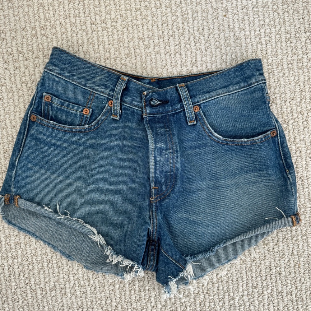 Vintage Levi 501 shorts size 25.